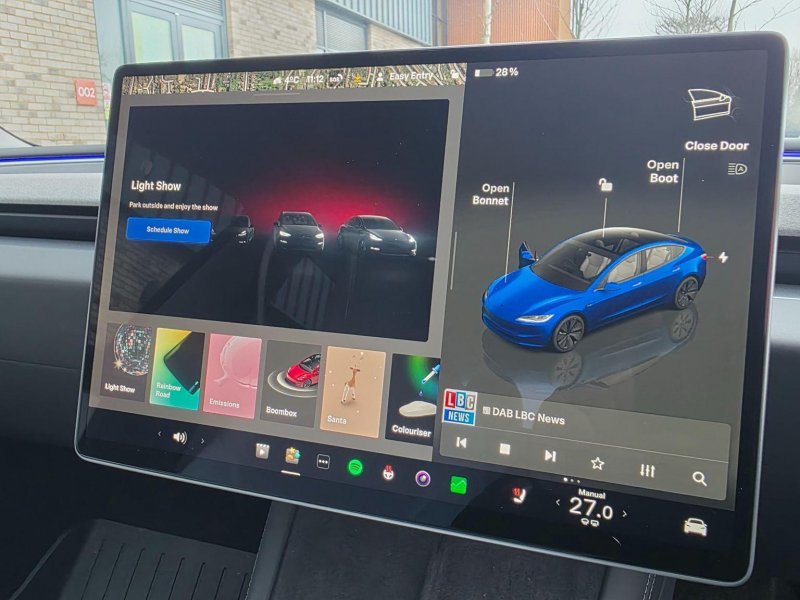 TESLA MODEL 3