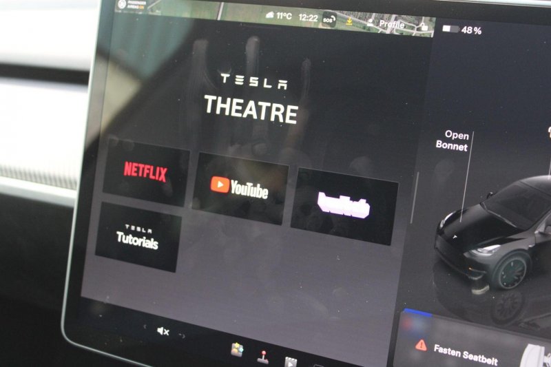 TESLA MODEL Y