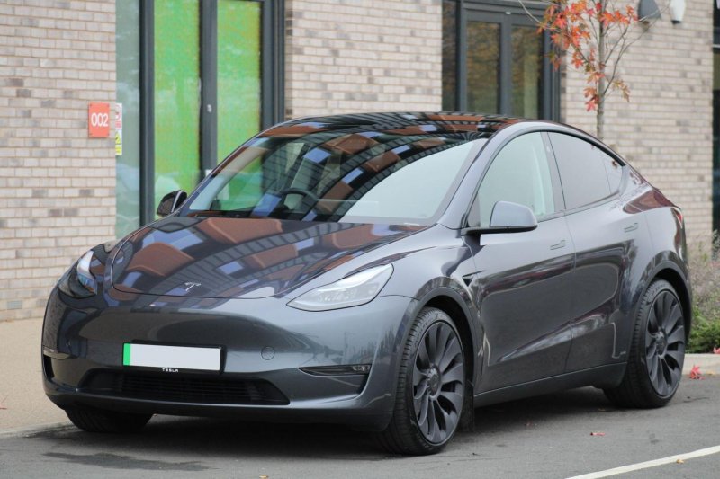 TESLA MODEL Y