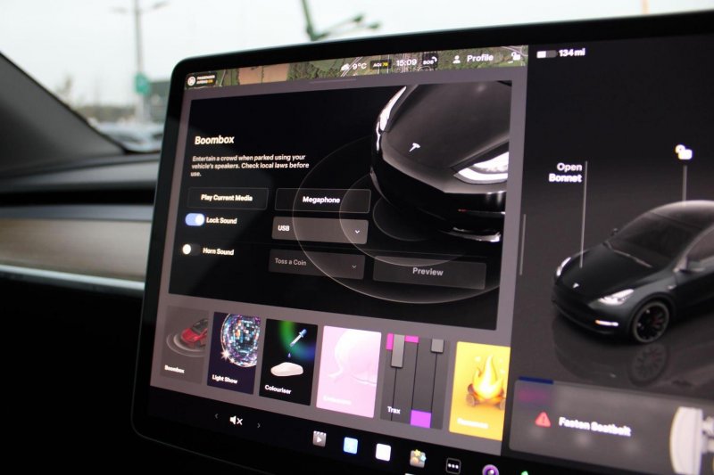 TESLA MODEL Y