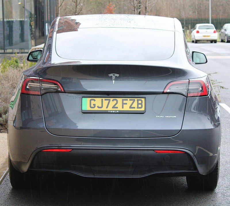 TESLA MODEL Y