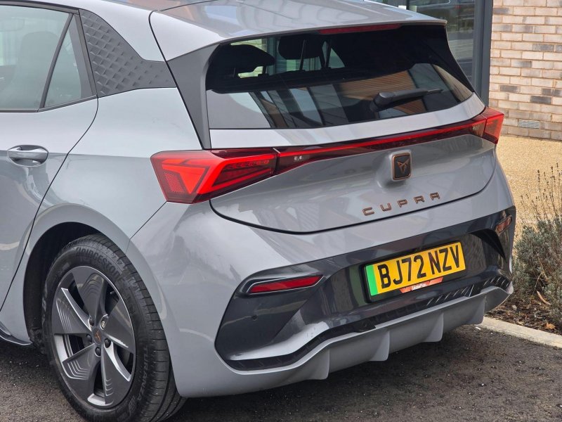 CUPRA BORN