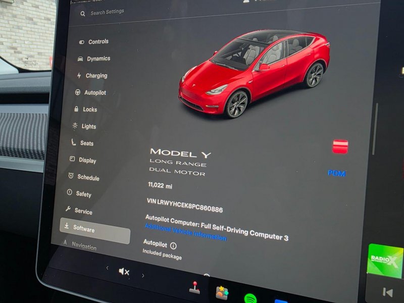TESLA MODEL Y