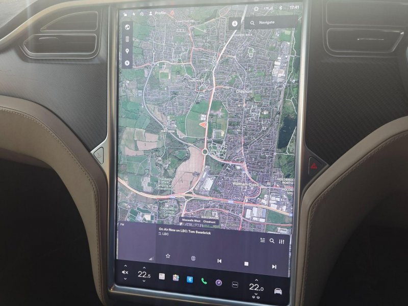 TESLA MODEL X