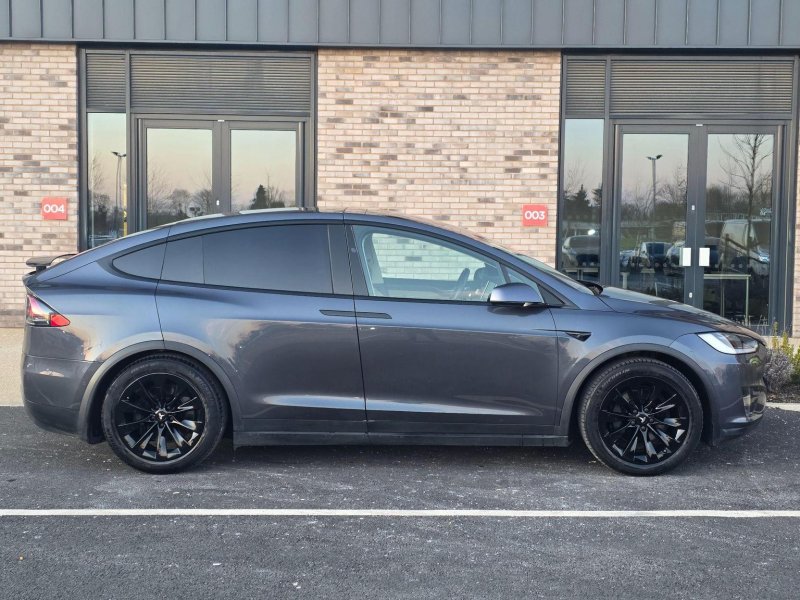 TESLA MODEL X