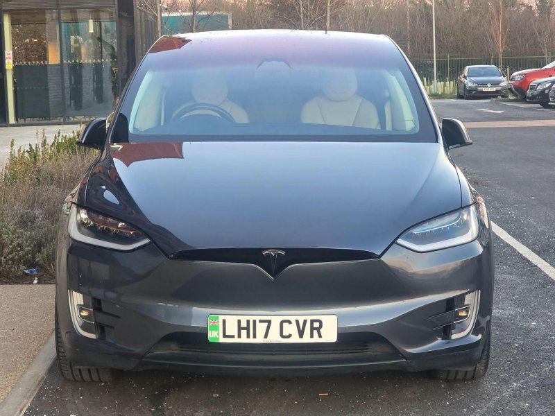 TESLA MODEL X