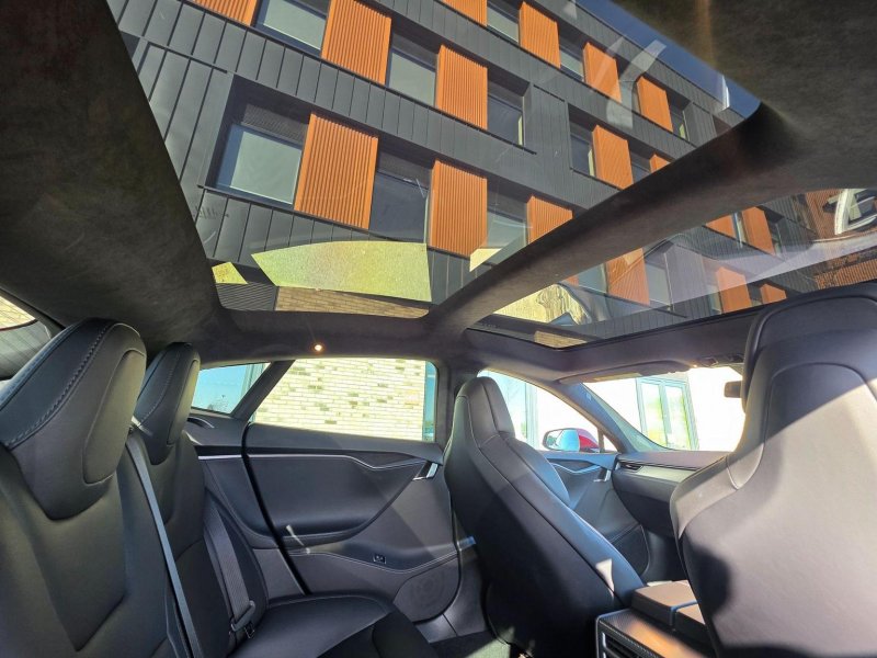 TESLA MODEL S