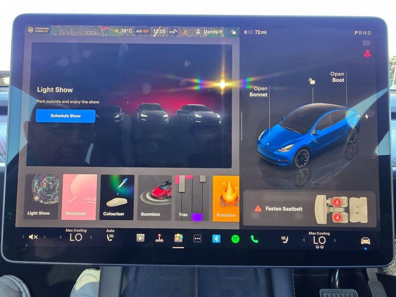 TESLA MODEL Y