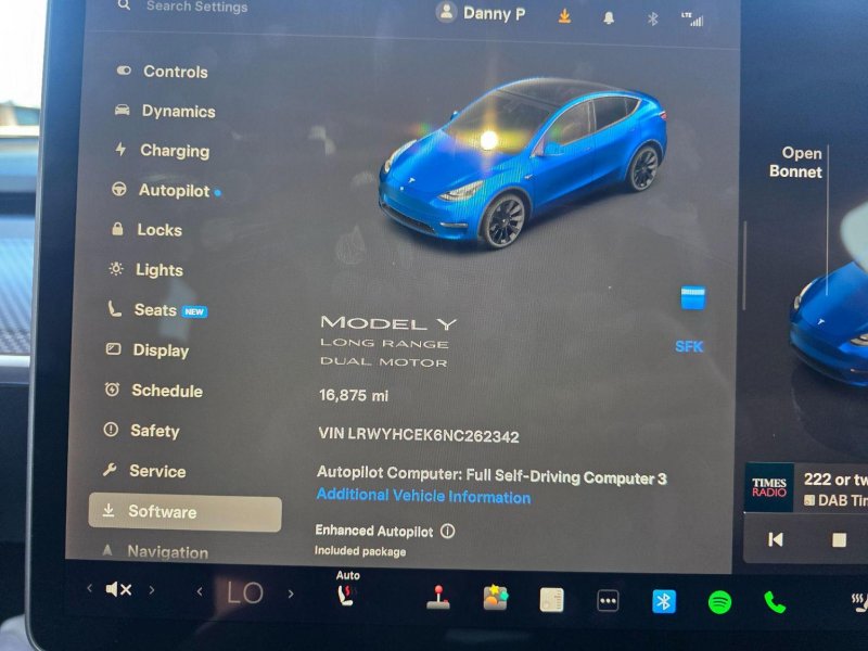 TESLA MODEL Y