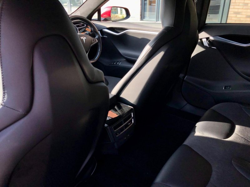 TESLA MODEL S