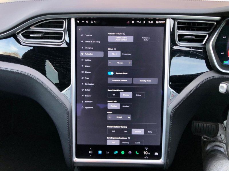 TESLA MODEL S