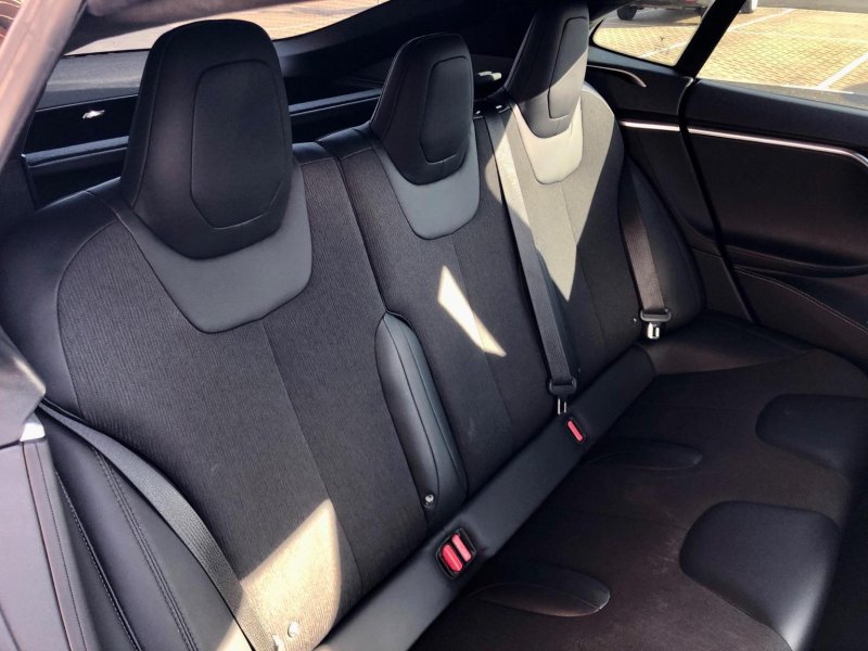 TESLA MODEL S