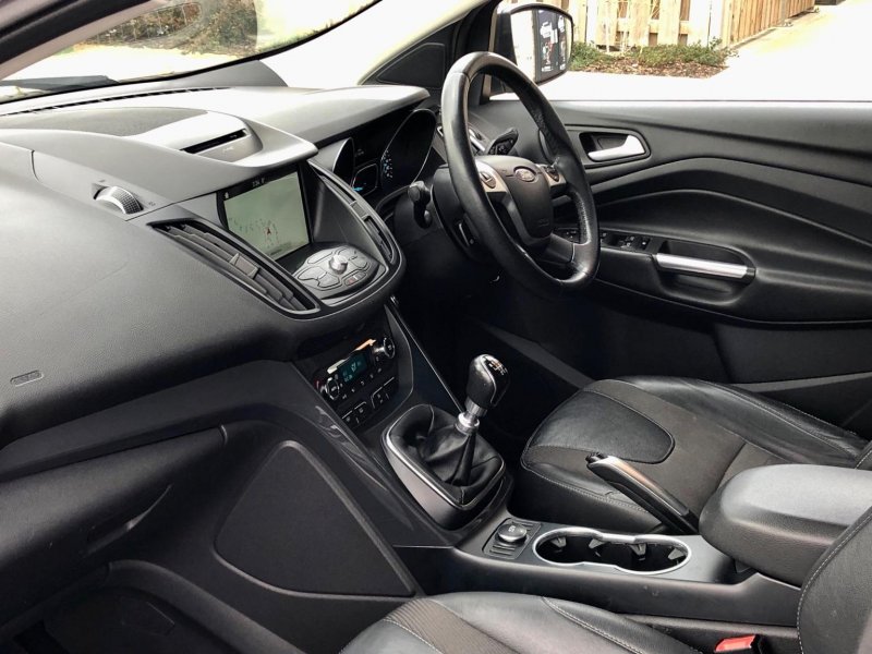 FORD KUGA