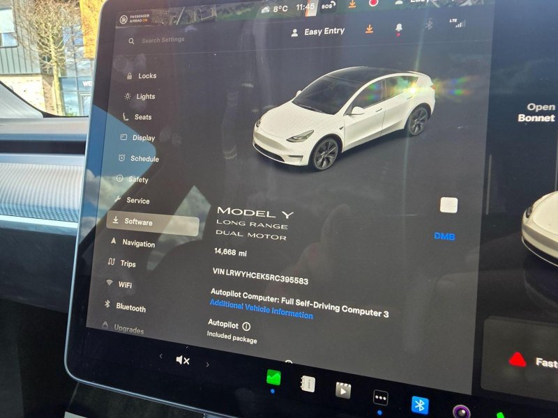 TESLA MODEL Y