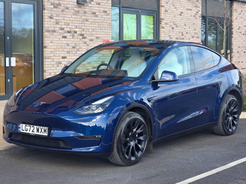 TESLA MODEL Y