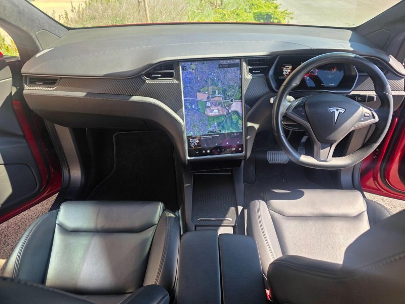 TESLA MODEL X