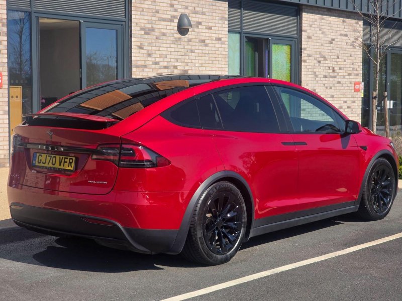 TESLA MODEL X