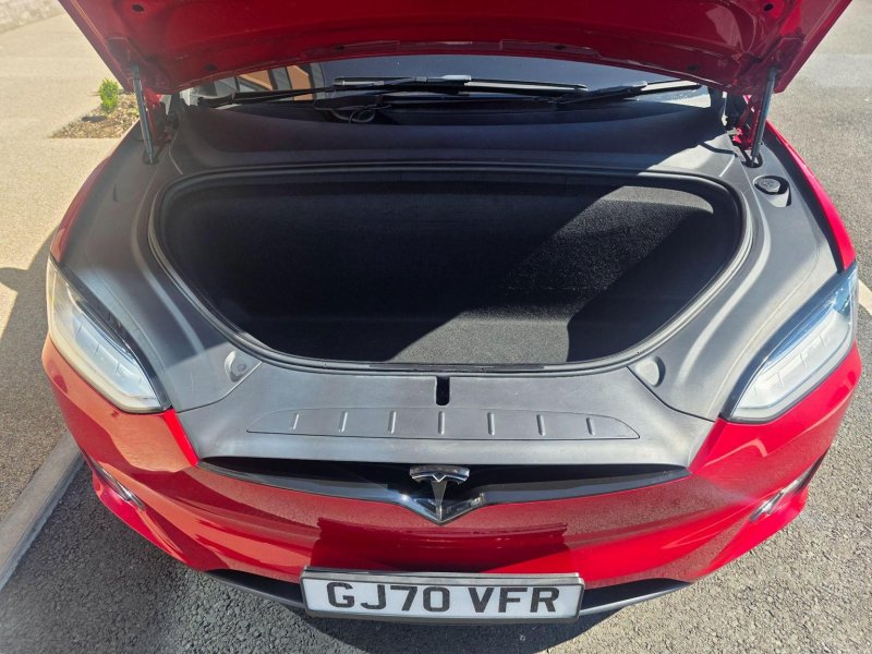 TESLA MODEL X