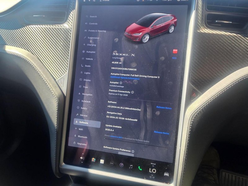 TESLA MODEL X