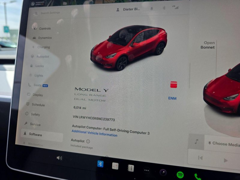 TESLA MODEL Y