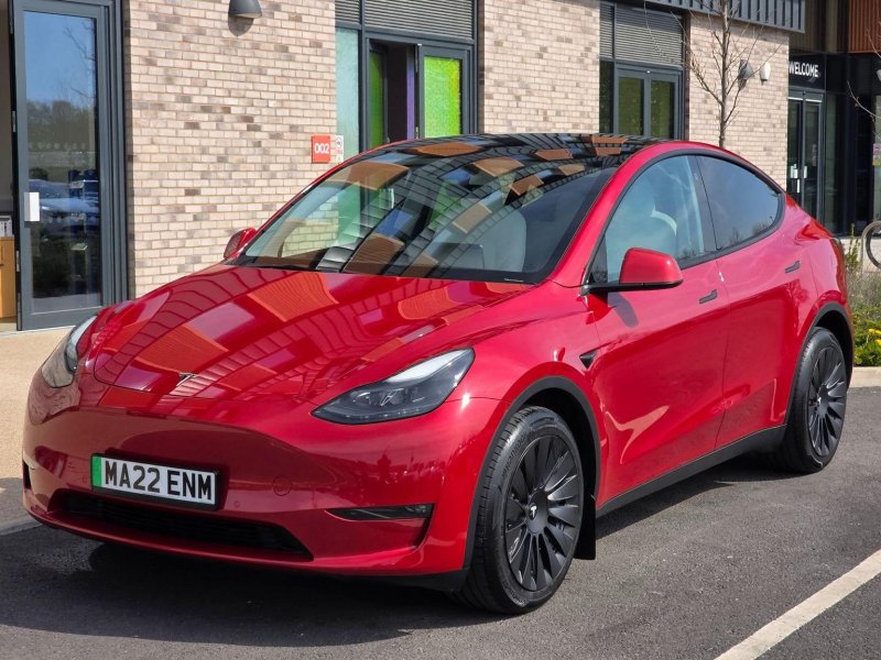 TESLA MODEL Y