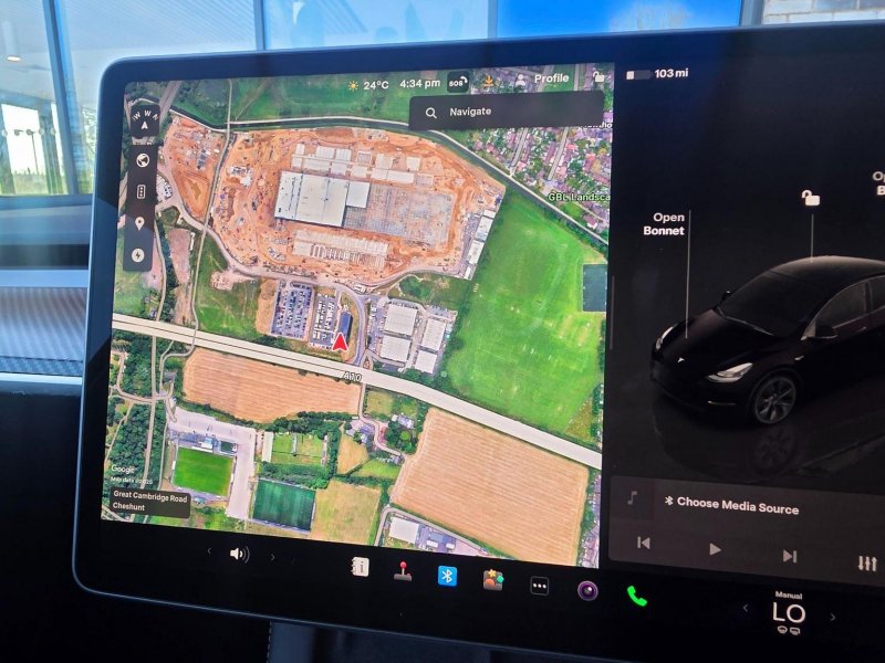 TESLA MODEL Y