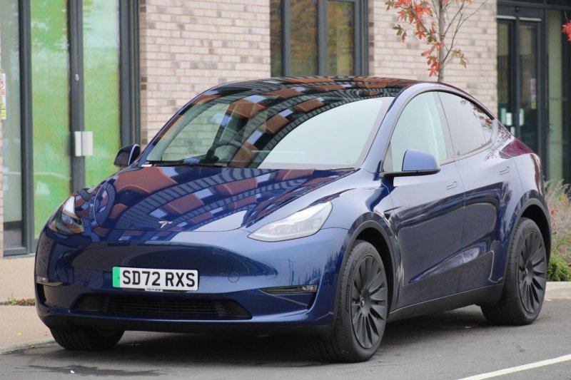TESLA MODEL Y