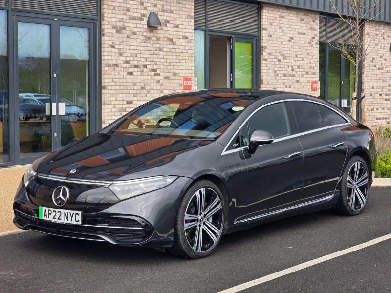 MERCEDES-BENZ EQS