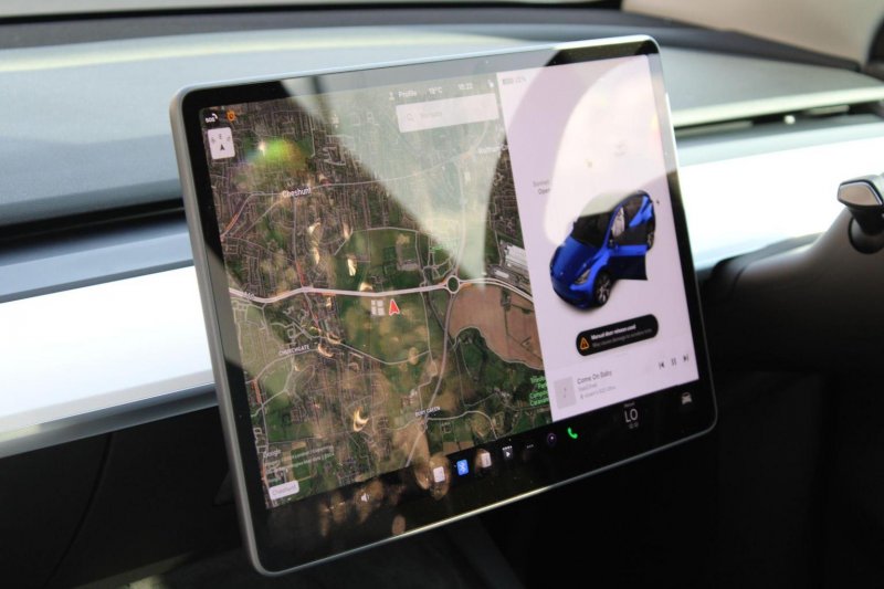 TESLA MODEL Y
