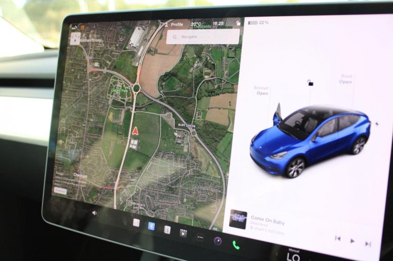 TESLA MODEL Y