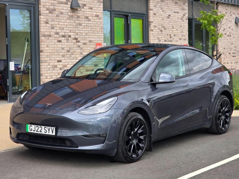 TESLA MODEL Y