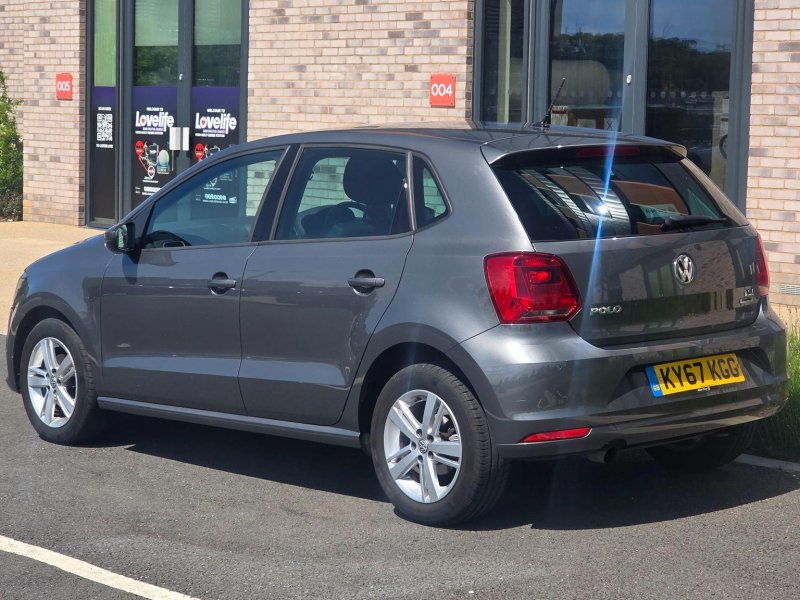 VOLKSWAGEN POLO
