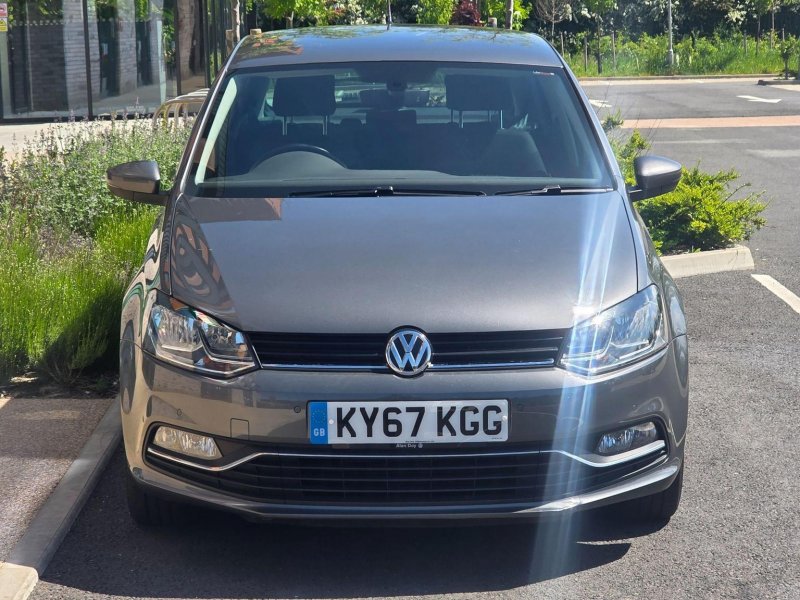 VOLKSWAGEN POLO