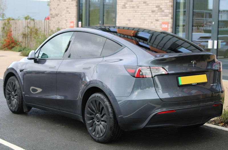 TESLA MODEL Y