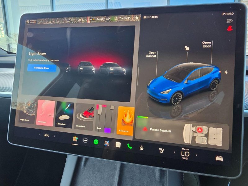 TESLA MODEL Y