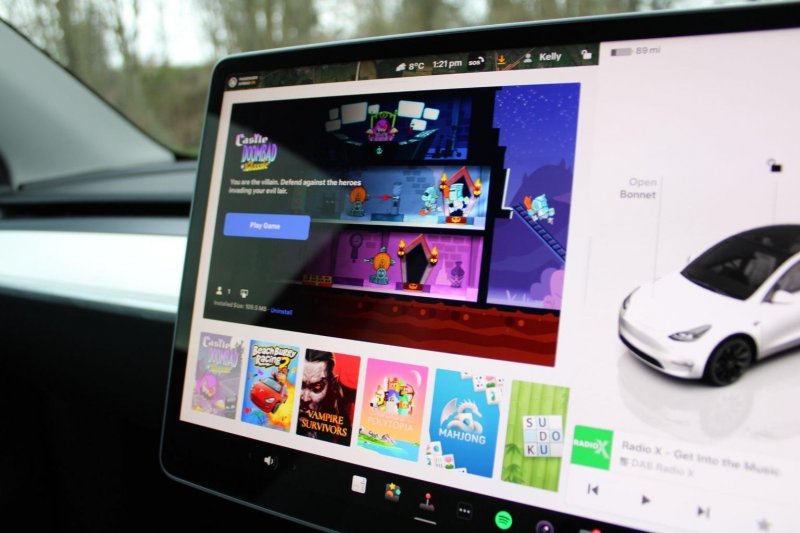 TESLA MODEL Y