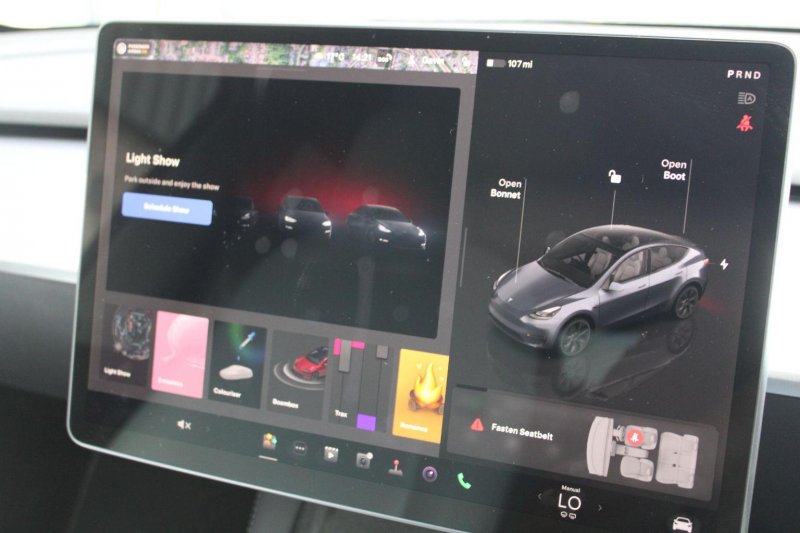 TESLA MODEL Y