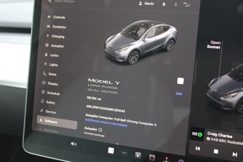 TESLA MODEL Y