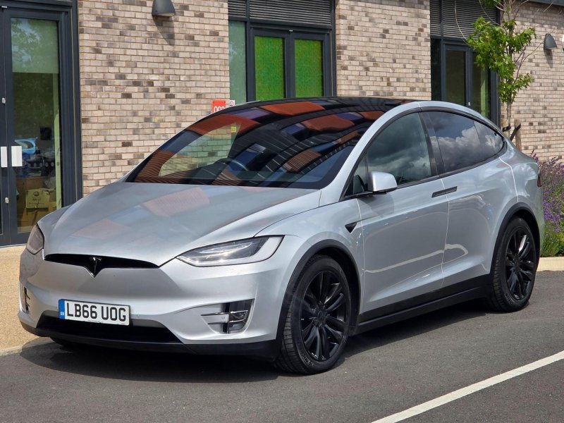 TESLA MODEL X