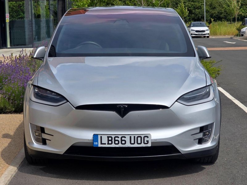TESLA MODEL X