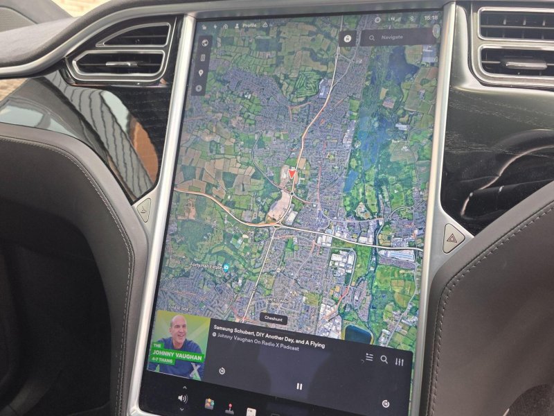 TESLA MODEL X