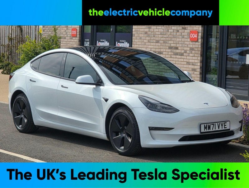 TESLA MODEL 3