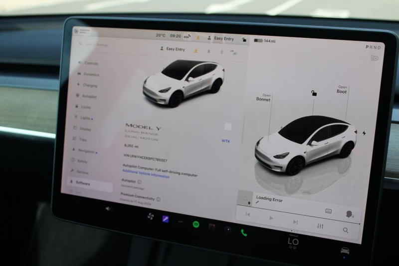 TESLA MODEL Y