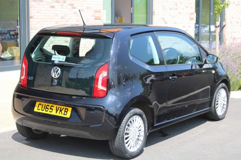 VOLKSWAGEN UP