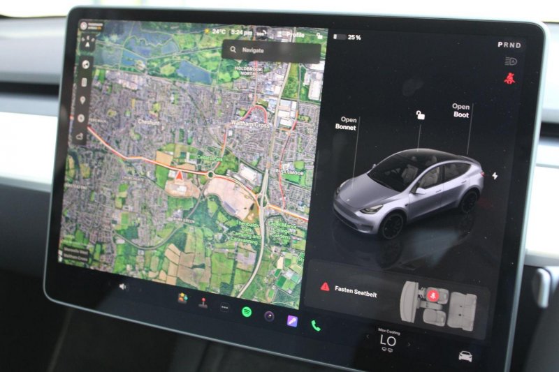 TESLA MODEL Y