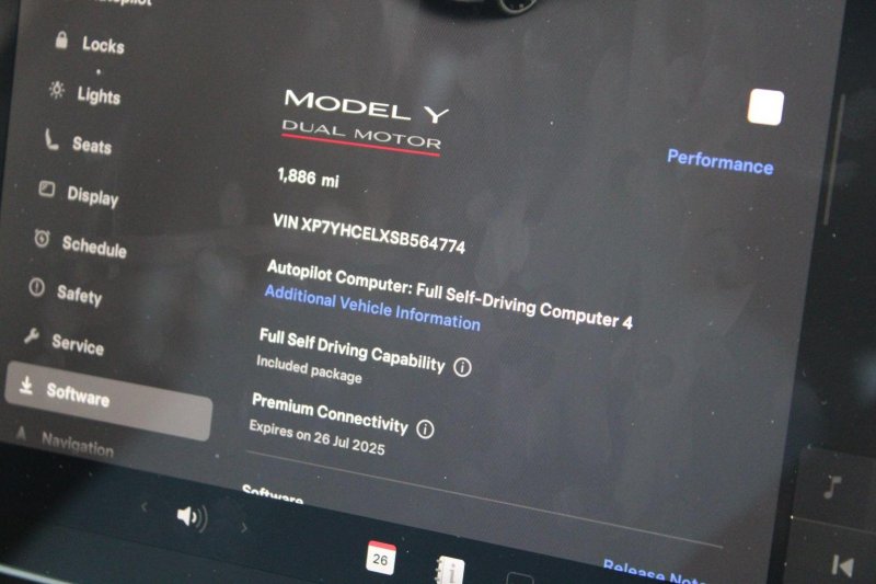 TESLA MODEL Y