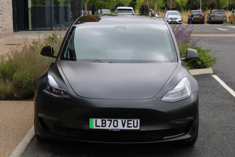 TESLA MODEL 3