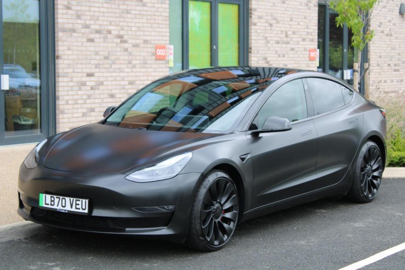 TESLA MODEL 3