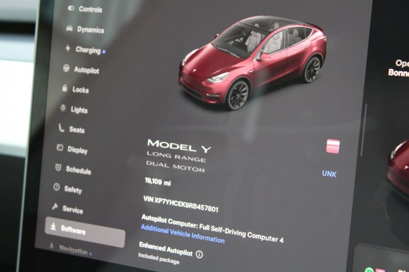 TESLA MODEL Y