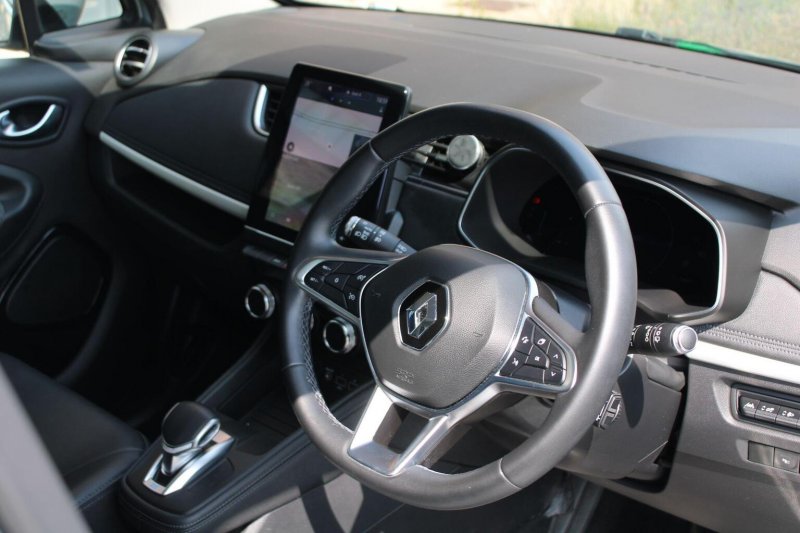 RENAULT ZOE
